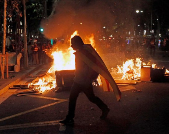 Хаос на протесту у Барселони: Има повријеђених!