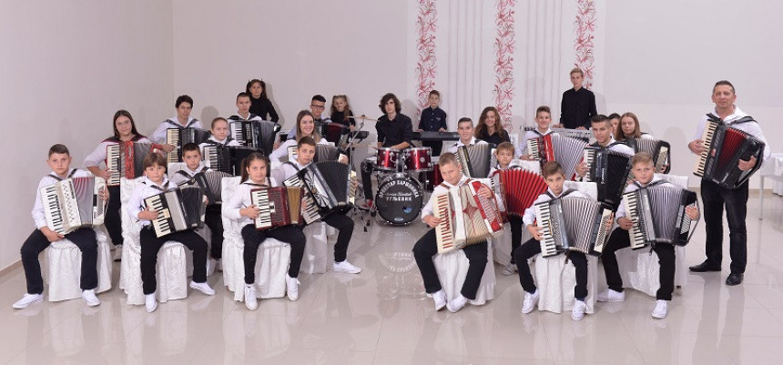 Ugljevički harmonikaši u Sava Centru