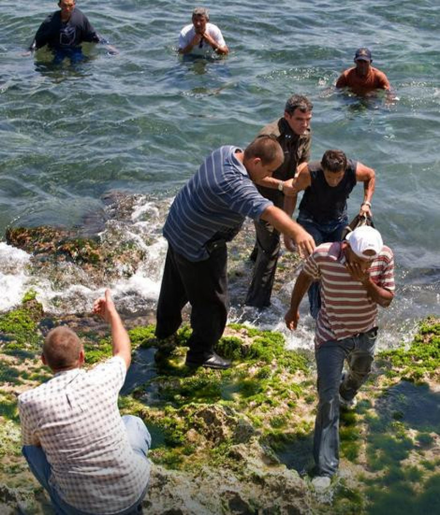 Migranti poginuli u napadu ajkulai
