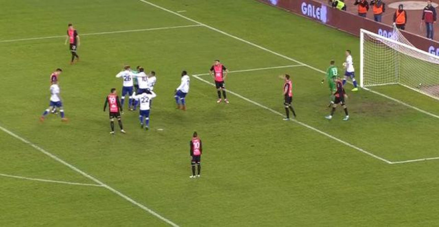 Igrači Hajduka napali sudiju, jer ne znaju pravila!