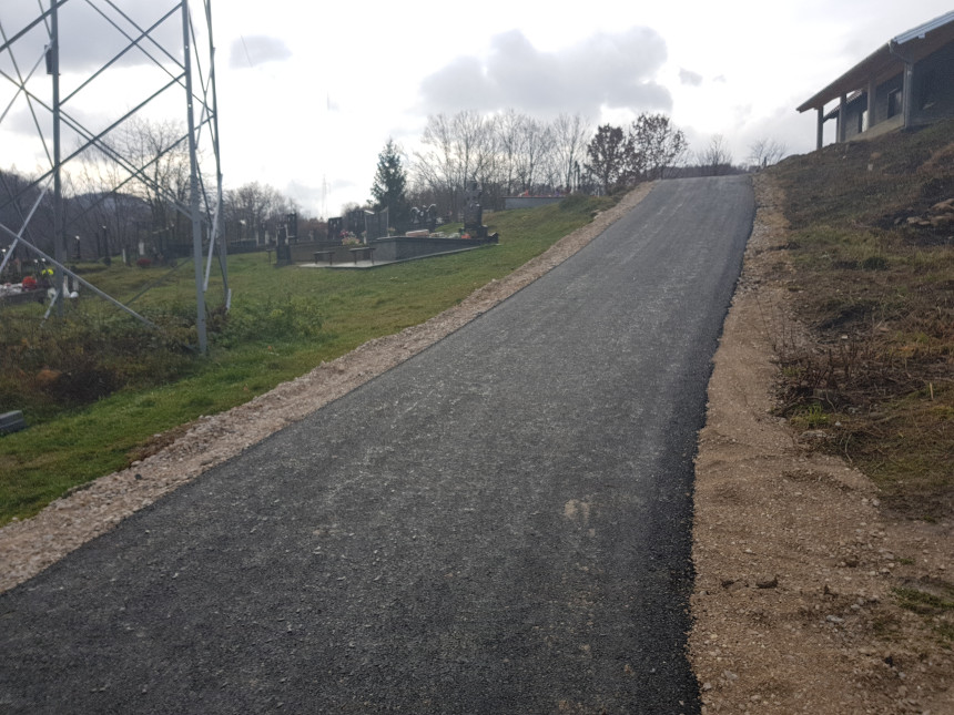 Novi asfalt u Veselinovcu
