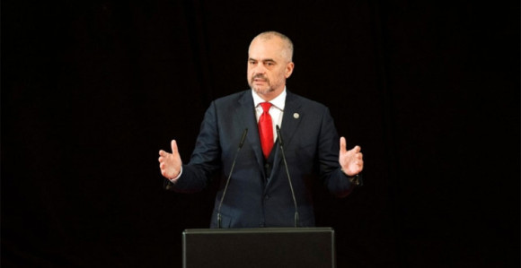 Premijer Albanije preživio nesreću