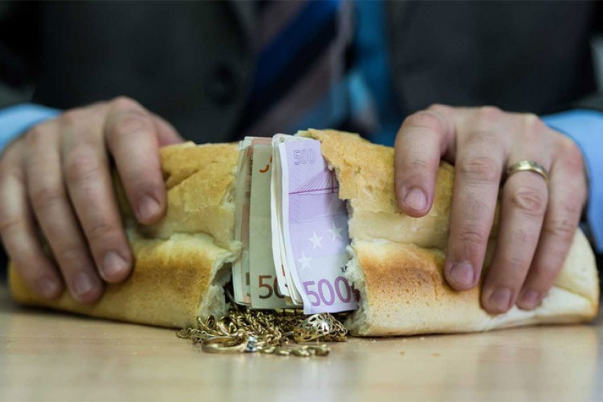 ''Bijeli hljeb'' traži 15 poslanika