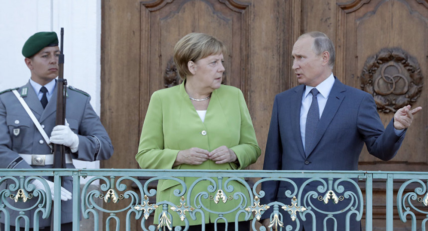Путин разговарао са Ангелом Меркел