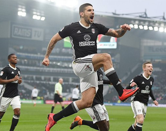 Niko mu nije ravan - Mitrović dominira u vazduhu!