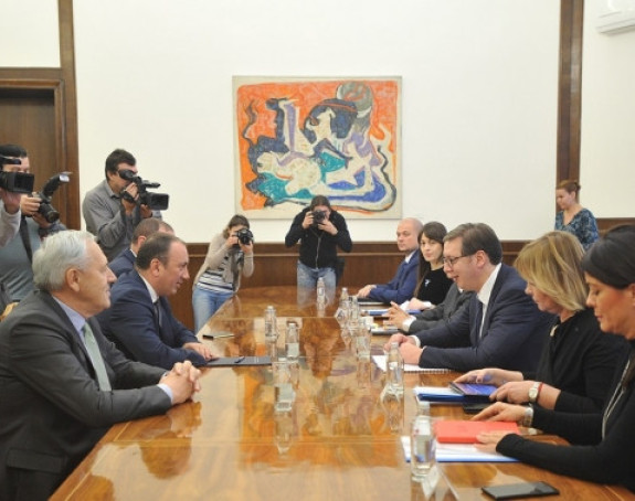 Vučić i Crnadak o stanju u regionu