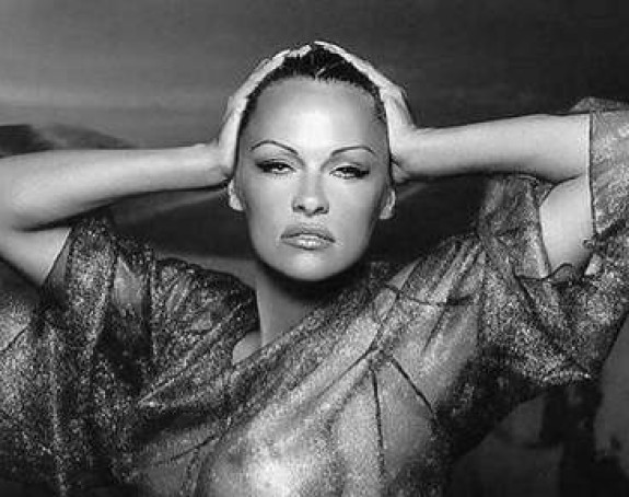 Pamela Anderson se ponovo skinula