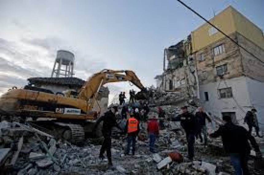 Drač: Najmanje 25 ljudi poginulo u zemljotresu 