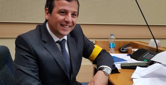 Evo što je juče Vukanović nosio žutu traku