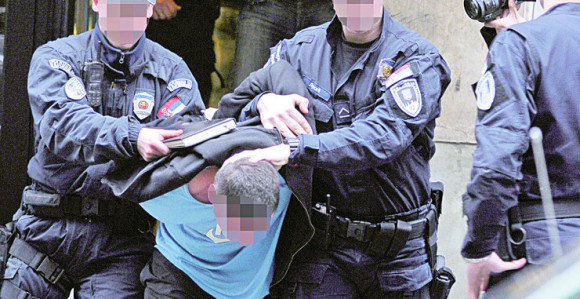 Prodavali tuđa vozila, zaradili 100 hiljada evra