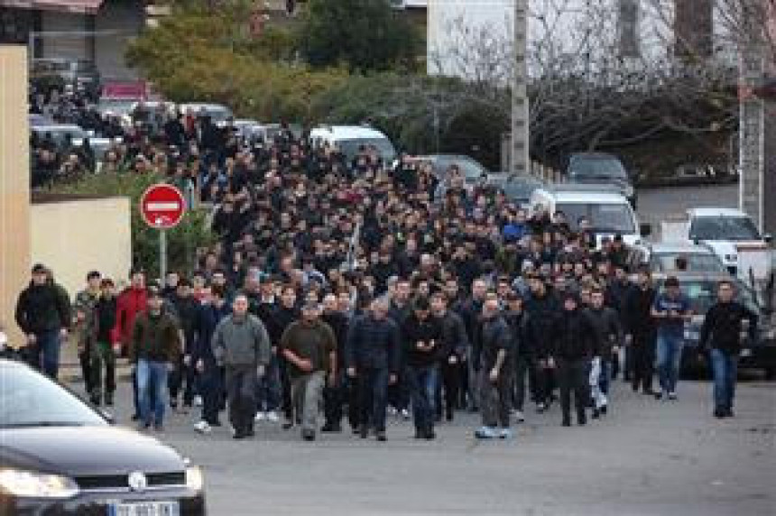 Zabrana demonstracija na Korzici do 4.januara