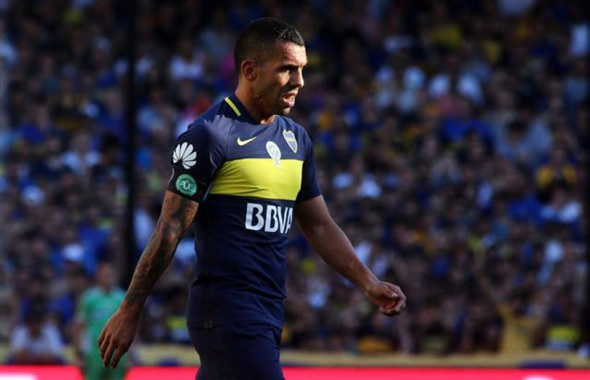 I poslije se pitate zašto Tevez bježi iz Argentine...!