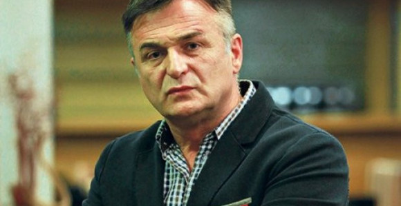  Lečić uhvaćen u zagljaju sa misterioznom brinetom