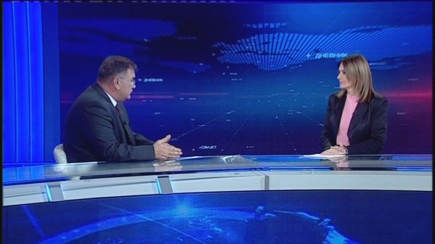 To što radi Dodik traže i stranci