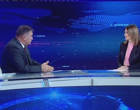 To što radi Dodik traže i stranci