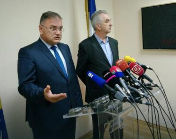 Šarović i Ivanić bolji od Dodika