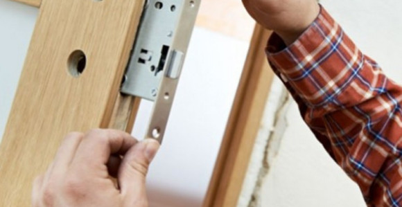 Lažni bravar pokvario vrata