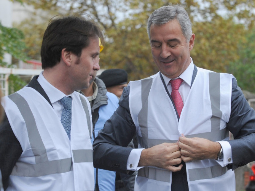 Министар полиције тражи смјену од Ђукановића