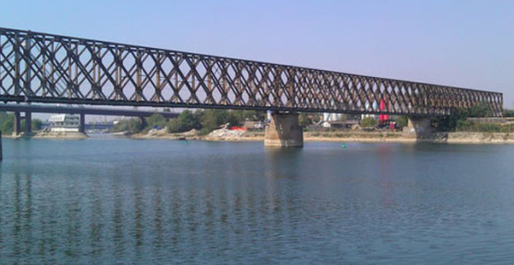 Beograd: Muškarac skočio sa mosta