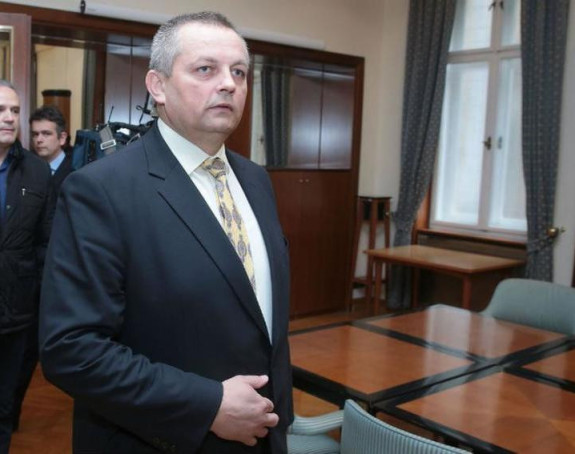 Прва оставка у "домољубној" влади