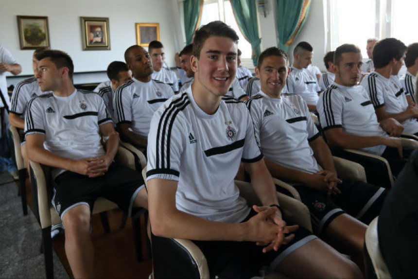 Šta je sa Vlahovićem?! Ne ide ni na kiparske pripreme!