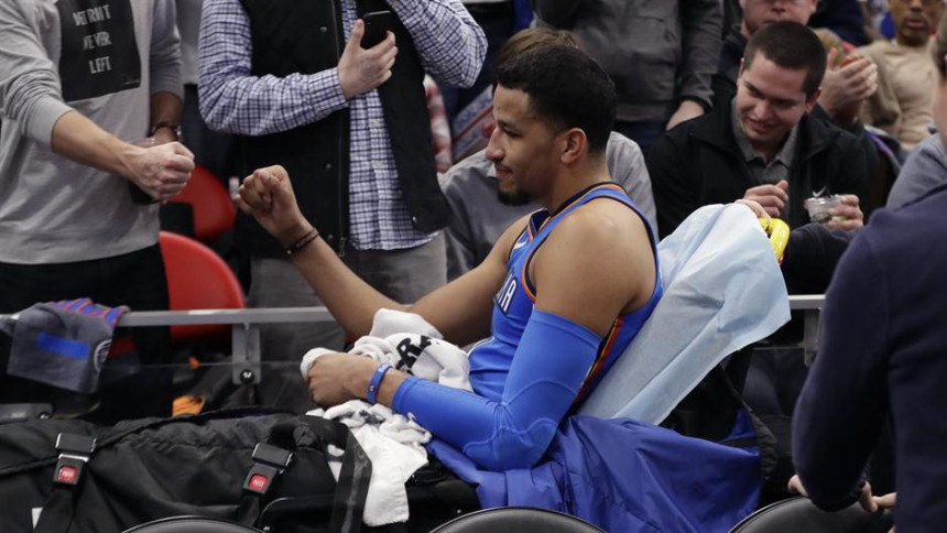 Видео: Језива повреда Роберсона, страдало кољено!