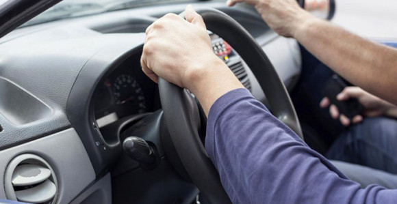 Volan vašeg automobila je prljaviji od daske na ve-ce šolji