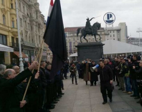 Парада црнокошуљаша у центру Загреба