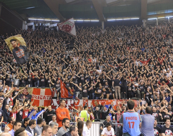 Zvezdino upozorenje: Navijači, pazite, prijete nam prazne tribine!