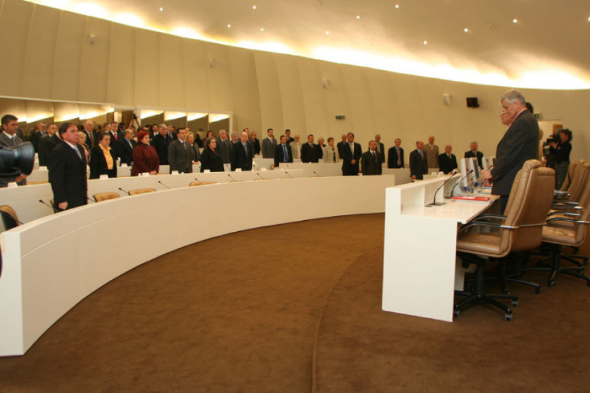 Da li je moguć “aprilski paket“?