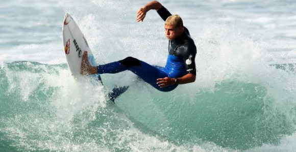 Penzioniše se surfer koji je "boksovao" s ajkulom!