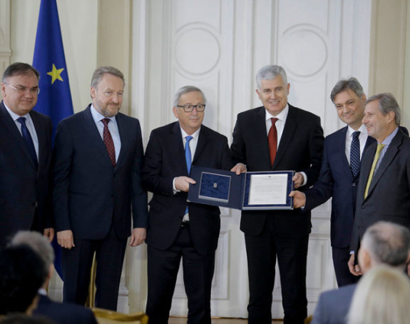 Звиздић и Човић предали Упитник 