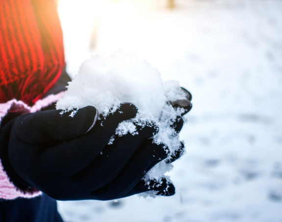 Veoma hladno sa slabim snijegom