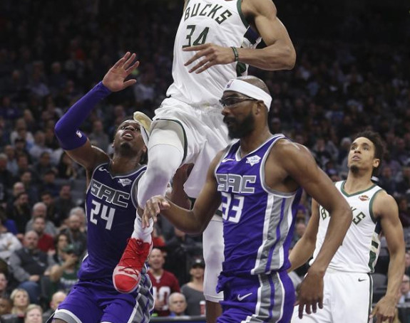 Divac prelomio: Kingsi iskusniji u borbi za plej-of!