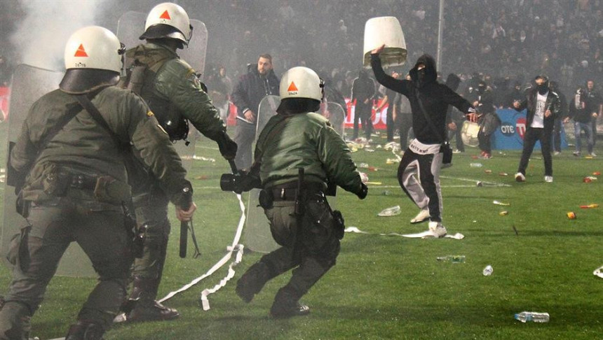 УЕФА и ФИФА пријете Грцима!