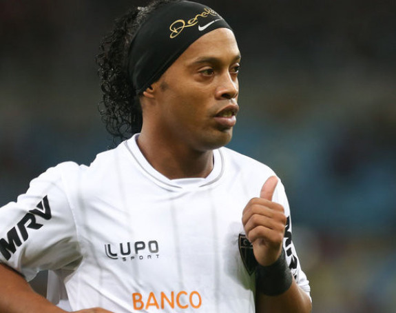 Ronaldinju nije dosta fudbala! Ima dvije opcije na stolu!