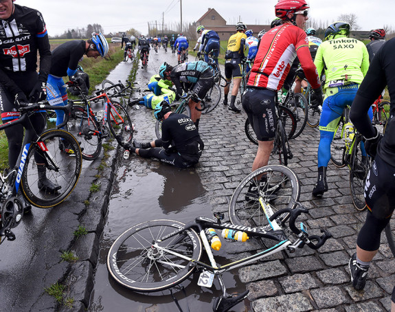 Бициклиста погинуо на трци Гент-Вевелгем!