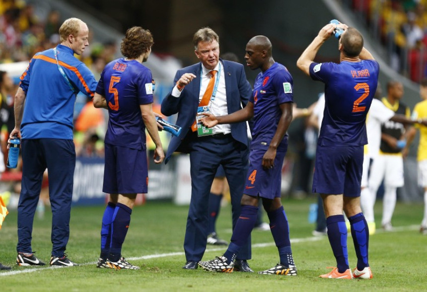 Van Gal naprijed, ostali stoj!