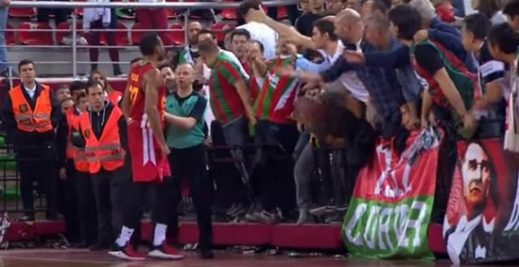 Košarkaš Mursije htio da se tuče sa turskim navijačima!