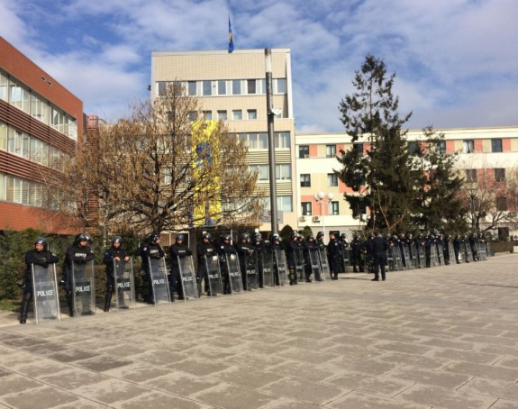 Priština prijeti hapšenjem Srba