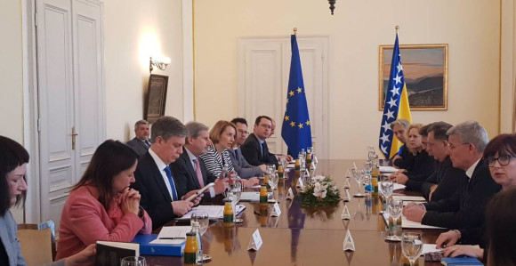 Han traži brzo formiranje SM