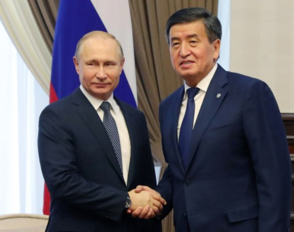 Putinu ponudili uštipke sa medom