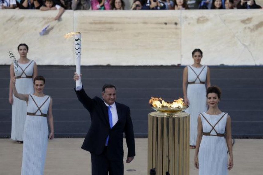 Античким ритуалом олимпијски пламен предат Рију!