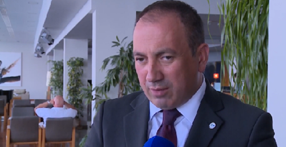 Crnadak se čuo sa Poposkim 