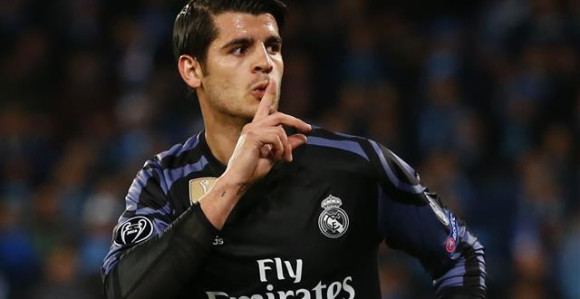 Алваро Мората и осам удварача!