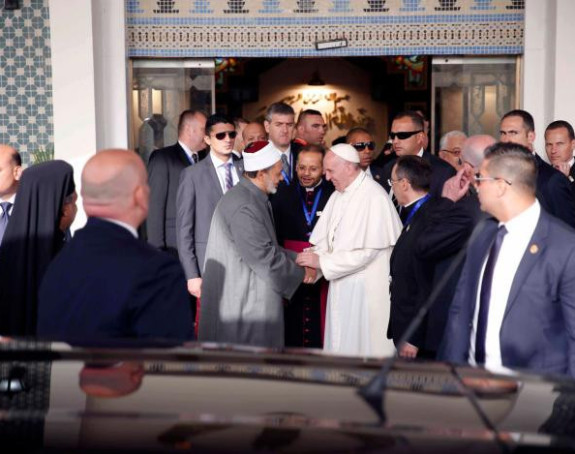 Papa pozvao na toleranciju i mir