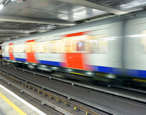 Ležao mrtav 14 sati na šinama