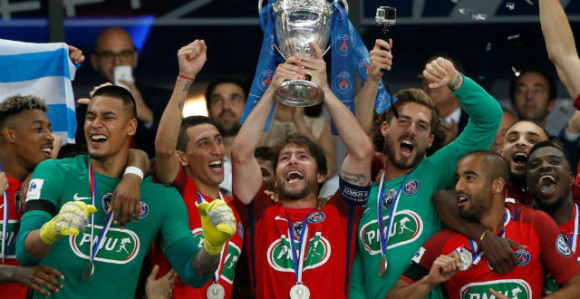 Maksvel - najtrofejniji fudbaler u istoriji!