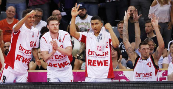 Trinkijeri izbacio Bajern i Đorđevića!