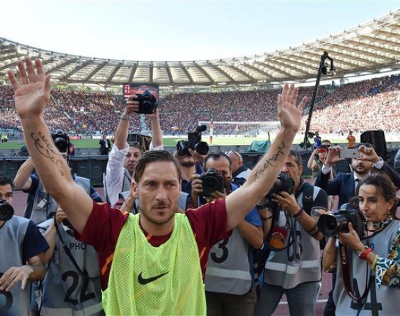 ITA: Pobjeda Rome na oproštaju Totija!